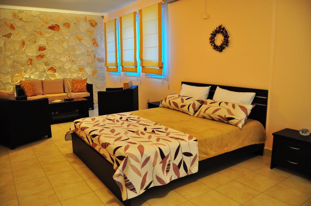 Pyrgos Zante Suites Аликанас Экстерьер фото